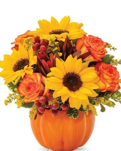 Excellent flower arrangement to gift or decorate your house this fall.